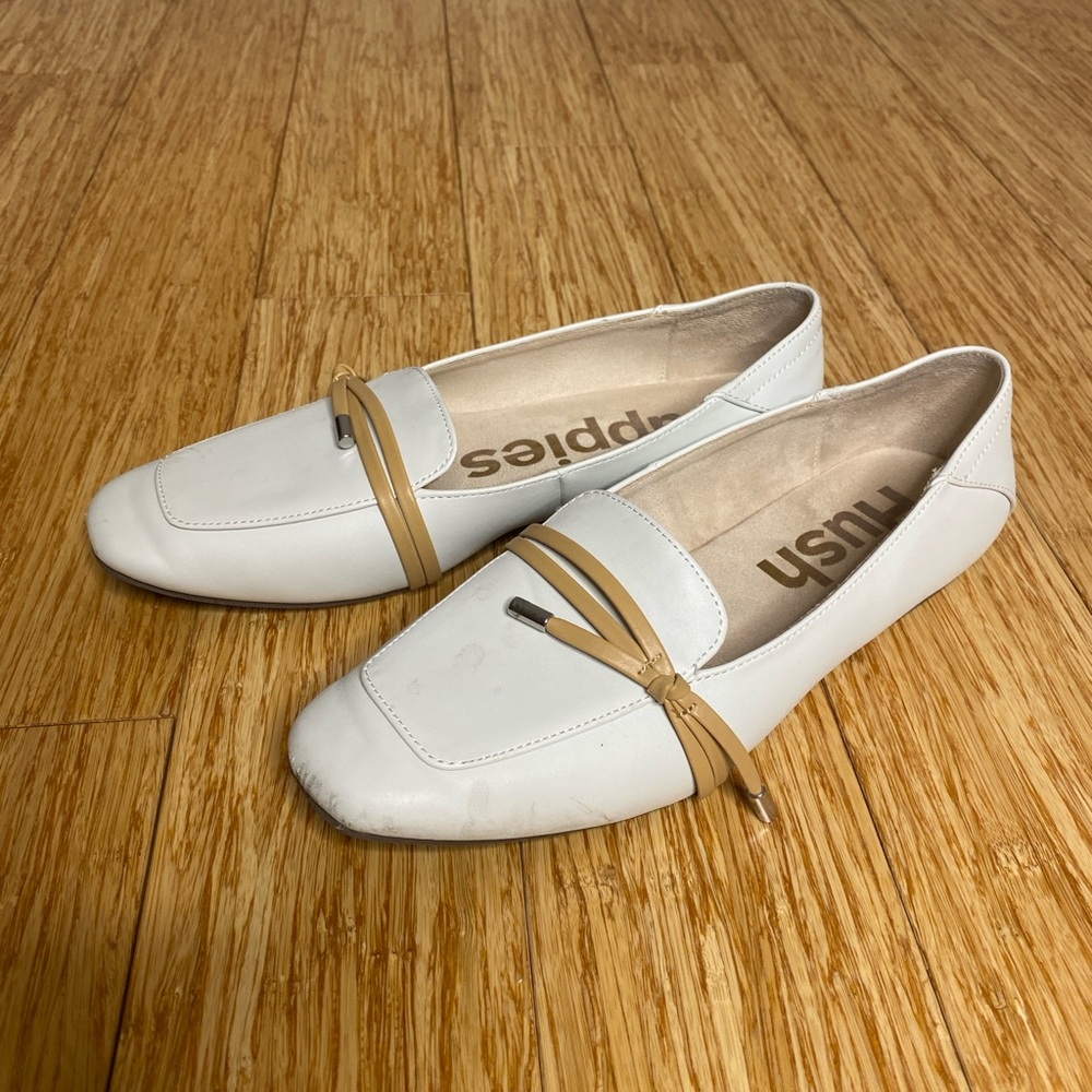 Hush Puppies Women's White and Tan Loafers